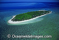 Aerial view of Heron Island and surrounding coral reef. Southern Great Barrier Reef, Queensland, Australia