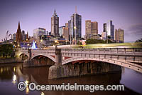 Princes Bridge and Melbourne City, viewed over the Yarra River from Southbank. Melbourne, Victoria, Australia.