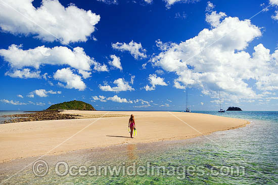 Seascape - Beachcombing Langford Spit and Hillock. Whitsunday Islands, Queensland, Australia Photo - Gary Bell
