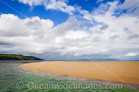 Seascape - Langford Spit. Whitsunday Islands, Queensland, Australia Photo - Gary Bell