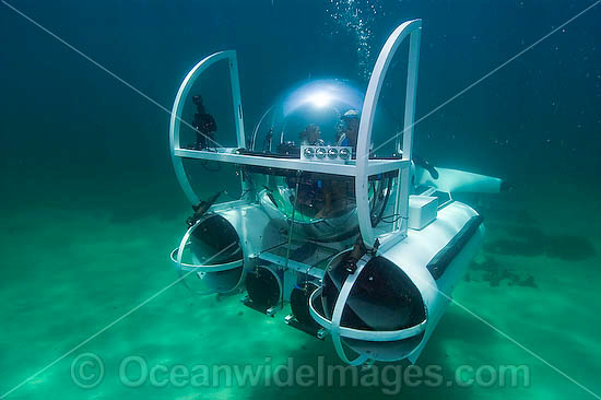 Submarine Diving photo