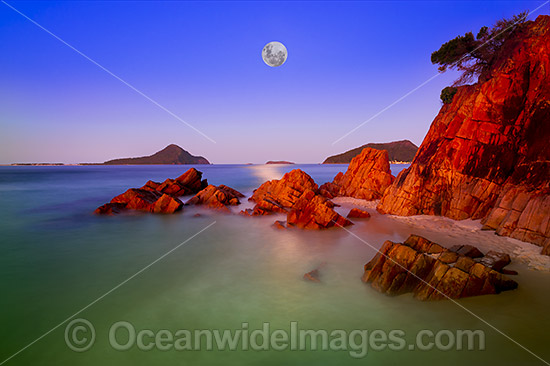 Coastal Seascape. Shoal Bay headland, looking out to the Nelson Bay entrance. Port Stephens, New South Wales, Australia. Photo - Gary Bell