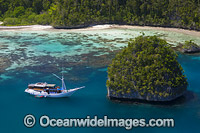 Dive Vessel Indonesia Photo - David Fleetham