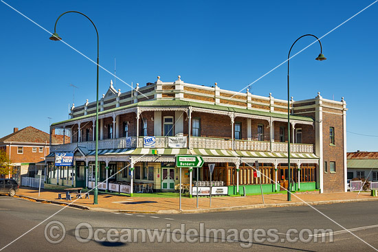 Thunderbolt Hotel Uralla photo