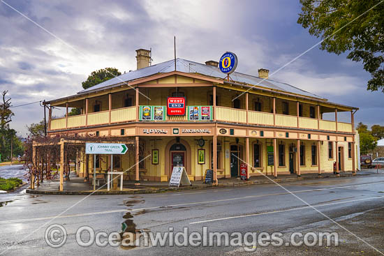 Historic Royal Exchange Hotel Burra photo