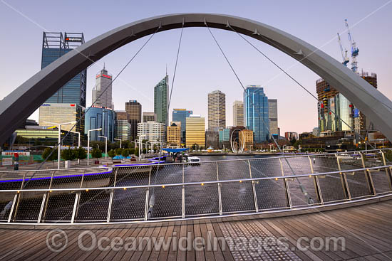 Elizabeth Quay pedestrian bridge and Perth City, Western Australia. Photo - Gary Bell Elizabeth Quay pedestrian bridge and Perth City, Western Australia. Photo - Gary Bell