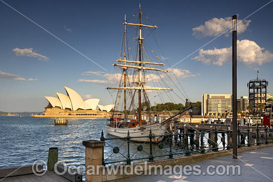 Tall Ship Soren Larsen photo