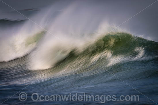 Crashing wave. Coffs Harbour, New South Wales, Australia. Photo - Gary Bell