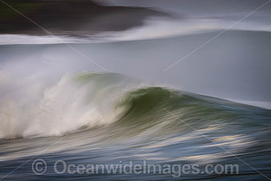 Crashing wave. Coffs Harbour, New South Wales, Australia. Photo - Gary Bell