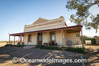 Outback Hotel Photo - Gary Bell