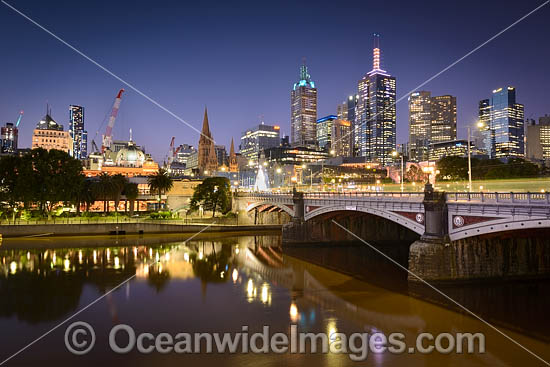 Princes Bridge and Melbourne City, viewed over the Yarra River from Southbank. Melbourne, Victoria, Australia. Photo - Gary Bell