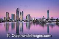 Surfers Paradise City Photo - Gary Bell