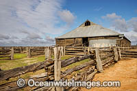 Mungo Woolshed Photo - Gary Bell