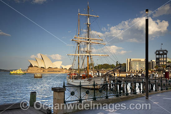 Tall Ship Soren Larsen photo