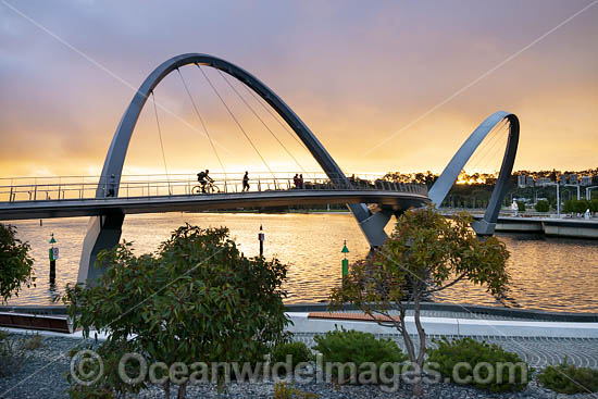 Elizabeth Quay Bridge photo Elizabeth Quay Bridge photo