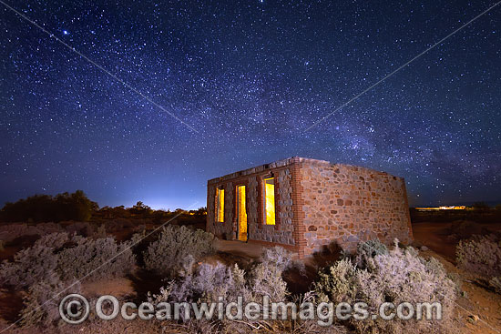 Mundi Mundi Clay Pan photo