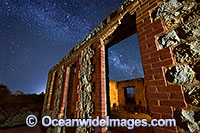 Mundi Mundi Clay Pan Photo - Gary Bell