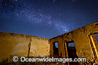 Mundi Mundi Clay Pan Photo - Gary Bell